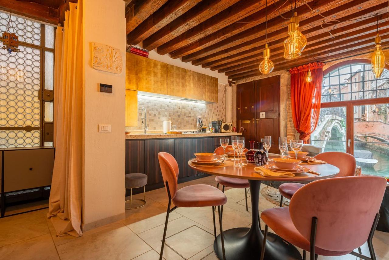 Casa Manina Sul Ponte - Your Private Canal View * Venetië